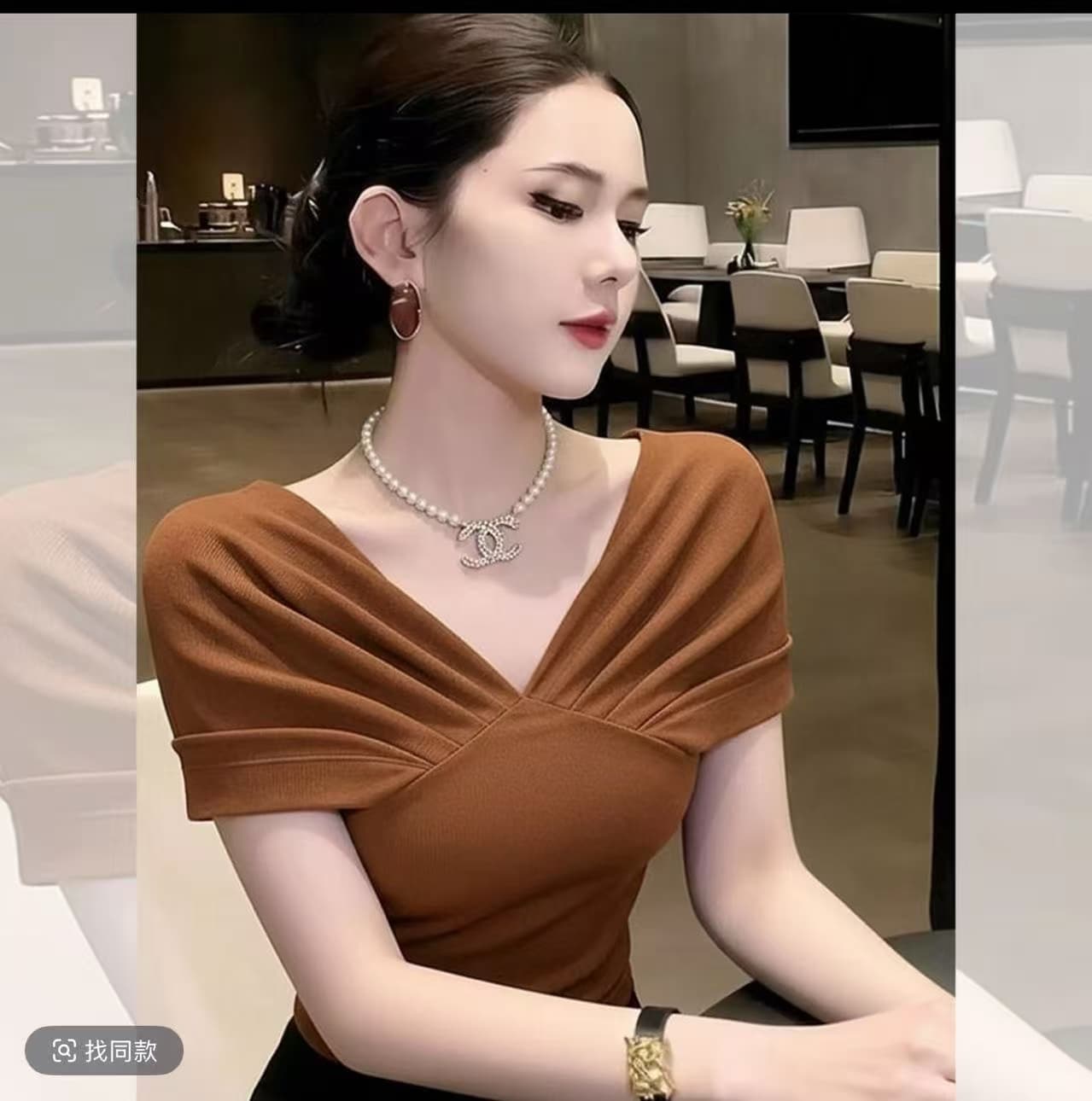 고유 한 아름다운 커피 색상 주름 V넥 작은 셔츠 여성 의류 여름 반팔 티셔츠 고급 빛 럭셔리 센스 허리 수축 새로운 맨위 상세 이미지 2