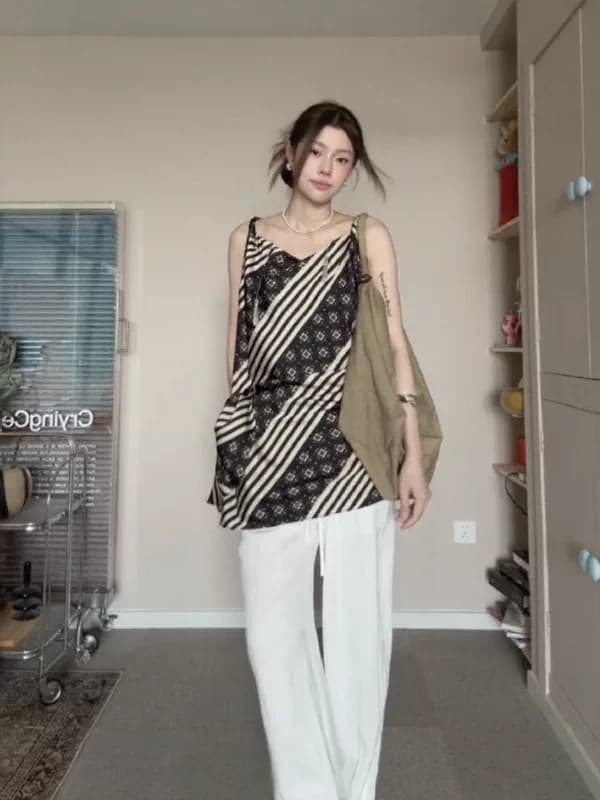 휴가 바람 레트로 불규칙 스트라이프 프린트 캐미솔 여름 외출용 디자인 센스 슬림해 보이는 민소매 맨위