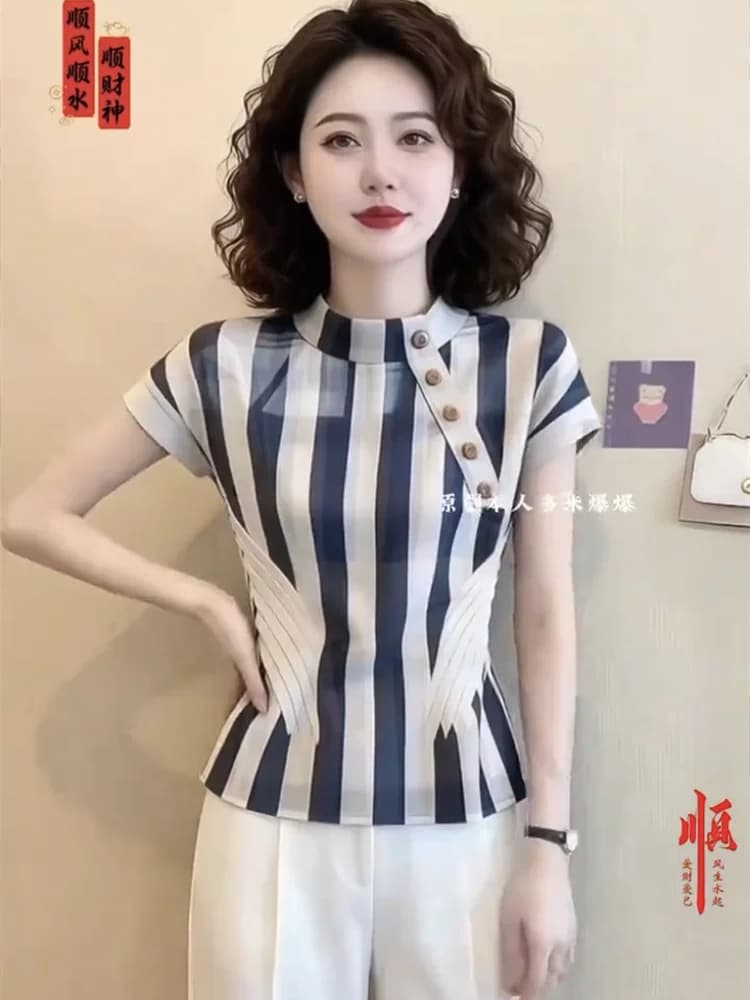 2026 년 여름 인터넷 유명인 새로운 경력 출퇴근 스트라이프 여성 셔츠 프랑스식 디자인 센스 반하이넥 슬림해 보이는 반팔 상세 이미지 4