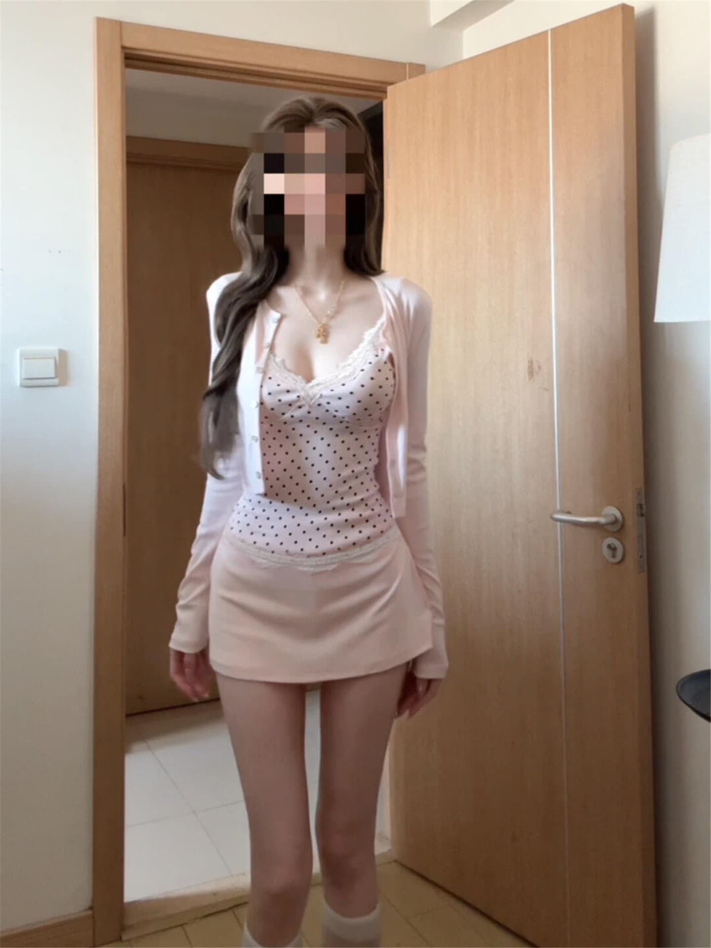 원본 선적 화이트 워터 여성 순수한 욕망 바람 핑크색 도트 무늬 슬립 오픈 가디건 미니 스커트 세 조각 여성 세트 상세 이미지 2