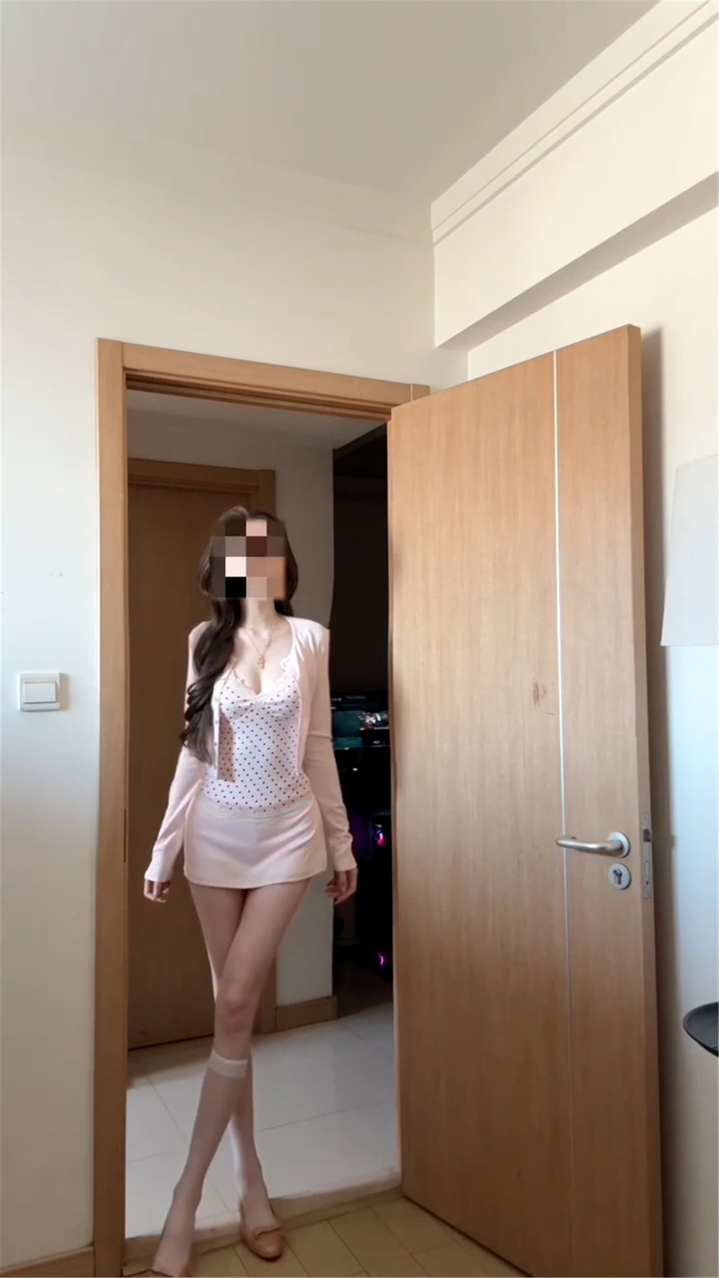 원본 선적 화이트 워터 여성 순수한 욕망 바람 핑크색 도트 무늬 슬립 오픈 가디건 미니 스커트 세 조각 여성 세트 상세 이미지 6