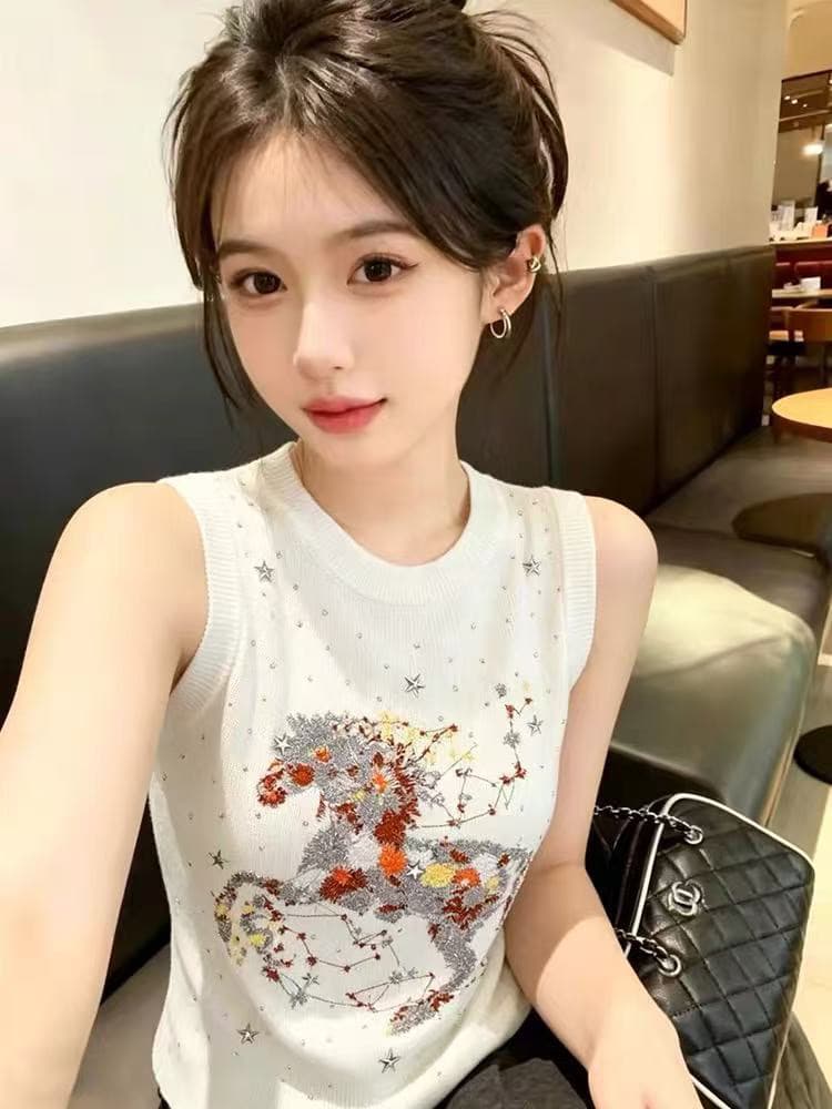 고급 센스 만화 자수 비즈 박기 무거운 작업 민소매 니트 조끼 여성 2026 여름 새로운 몸매 가꾸기 외출용 맨위 이미지 4