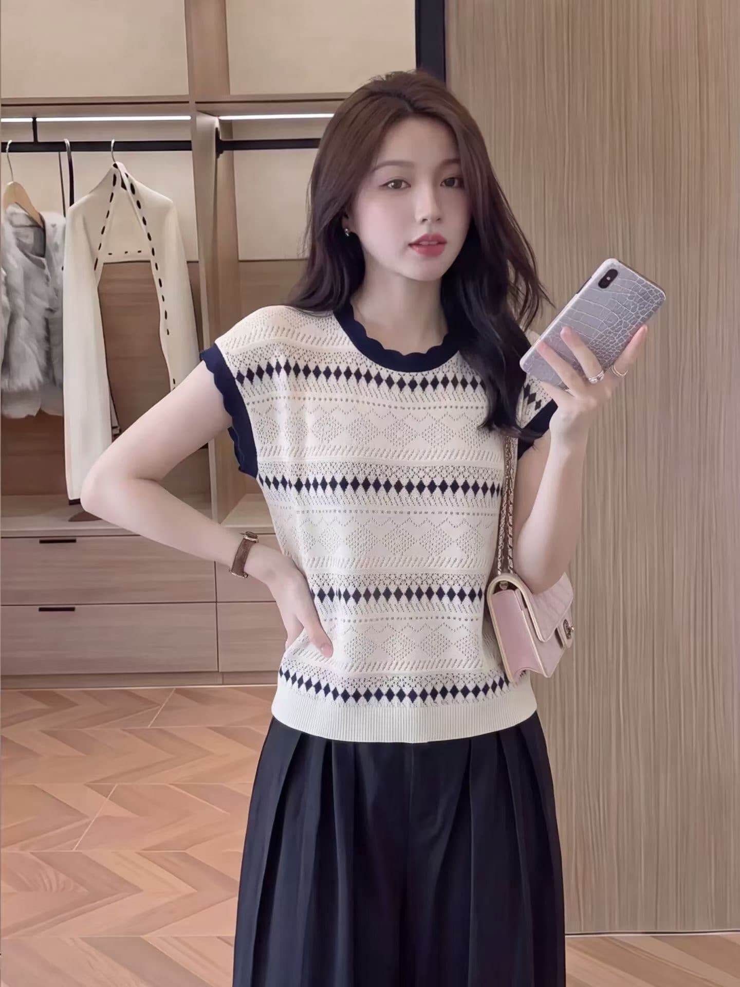 패션 고유 한 디자인 센스 배색 링 그리드 스트라이프 반팔 티셔츠 여성 Chic 그레이트 봐라. 레이스 홀로우 아웃 맨위 여름 이미지 4