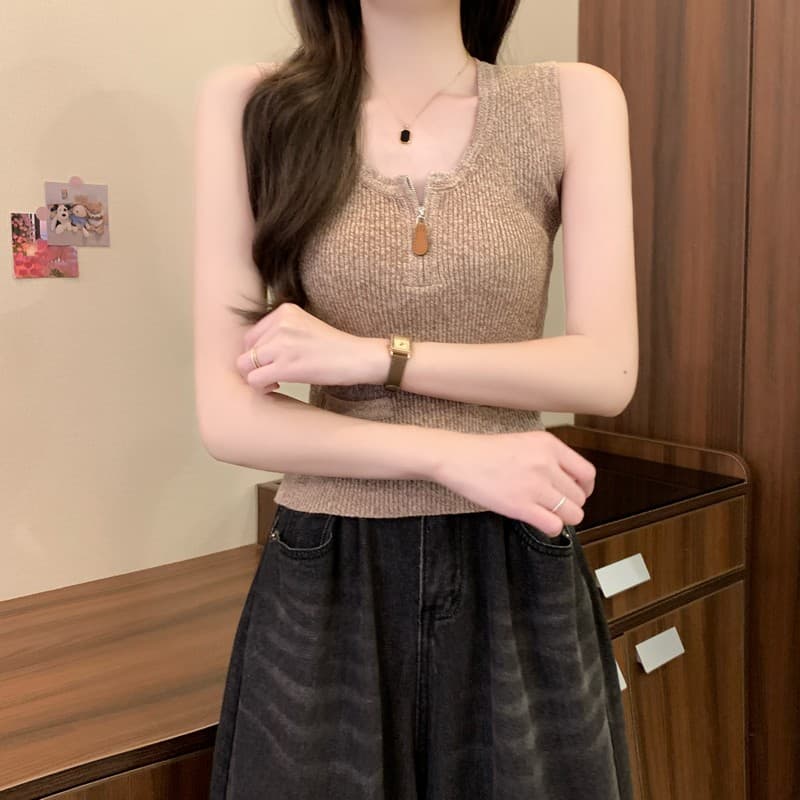실사 정가 이른 가을 새로운 고급 센스 꼬집기 허리 커피 색상 u 칼라 지퍼 몸매 가꾸기 슬림해 보이는 민소매 쇼트 스타일 조끼 여성 이미지 6
