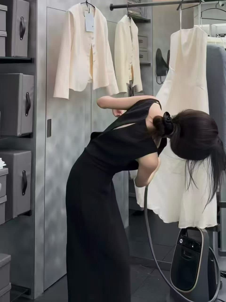 jyk shop 2026aw 프랑스식 낭만주의 백리스 허리 수축 민소매 드레스 품격 라운드 넥 그는 벤 작은 검은 드레스 이미지 4
