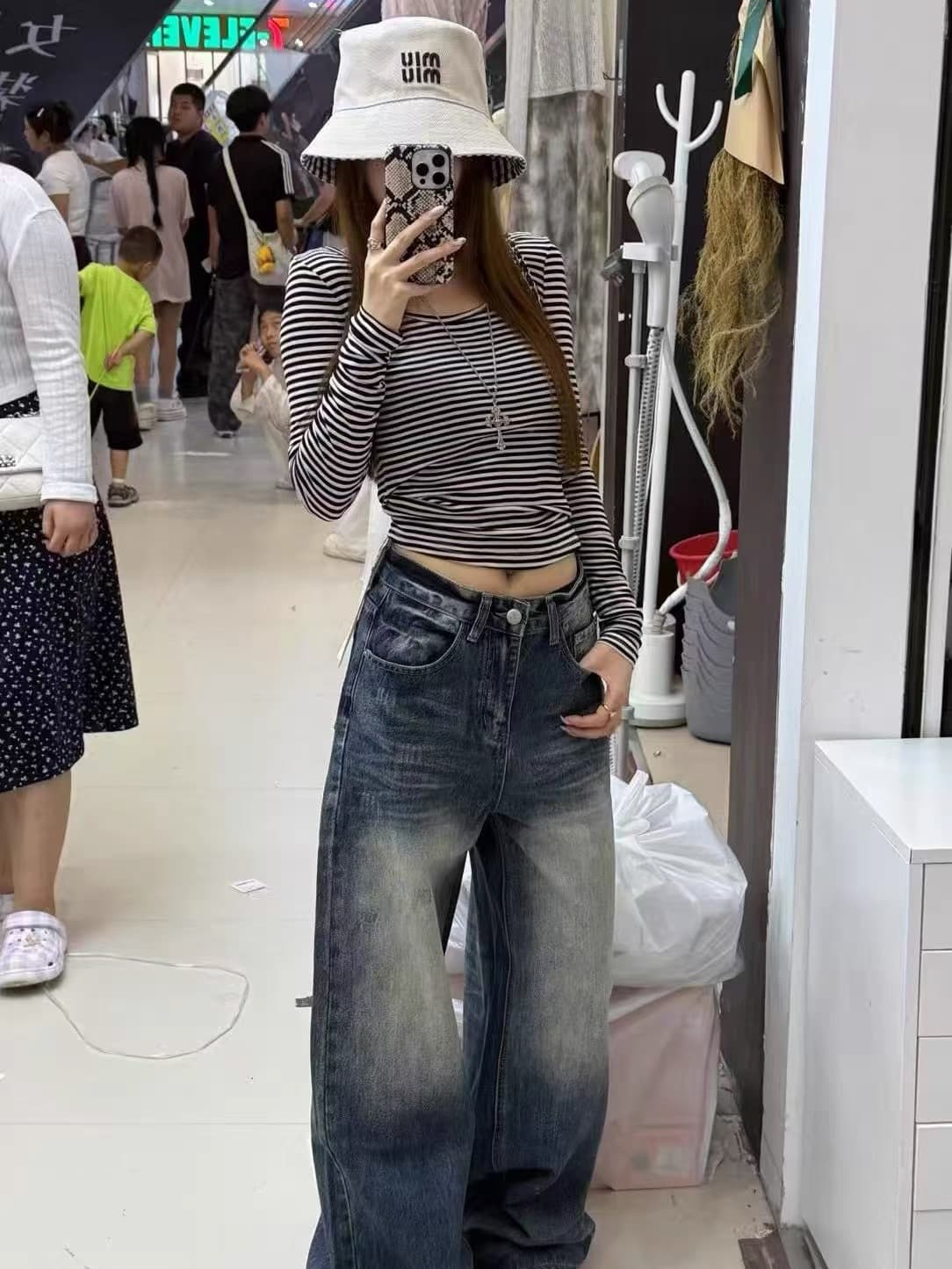 핫걸 스트라이프 긴팔 티셔츠 여성 뒤로 홀로우 아웃 레이스업 몸매 가꾸기 슬림해 보이는 순수한 욕망 백리스 인사이드 가져 가라. 외출용 기본 셔츠 이미지 2