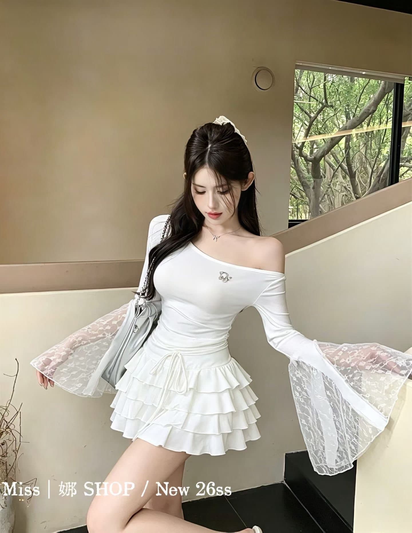 lina 비스듬한 어깨 보트넥 맨위 패치워크 시스루 레이스 나팔 소매 하이웨이스트 펌프 로프 다중 레이어 케이크 미니 스커트