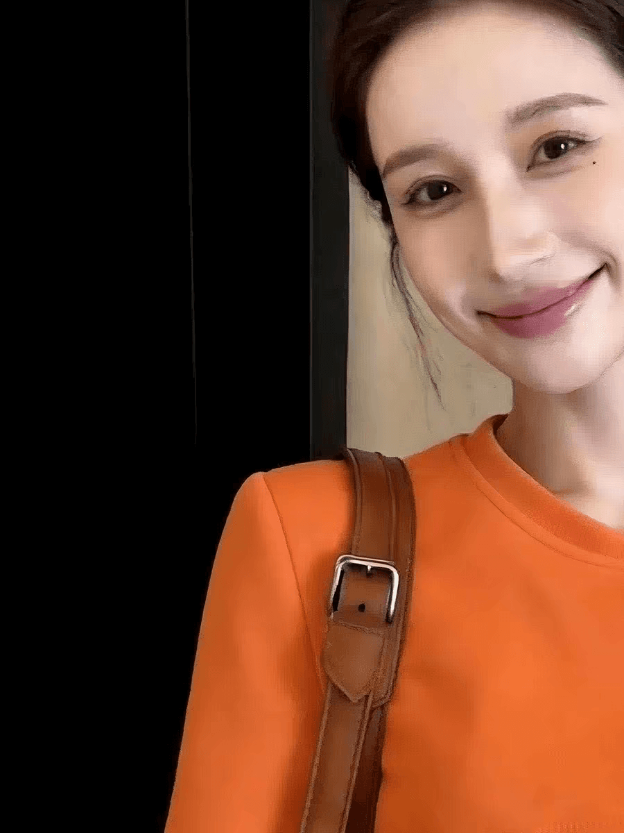 이른 가을 자이언트 잘 생긴 작은 키 배색 페이크 레이어드 후드티 여성 디자인 센스 작은 대중 달콤한 핫걸 긍정적 인 어깨 긴팔 맨위 이미지 3