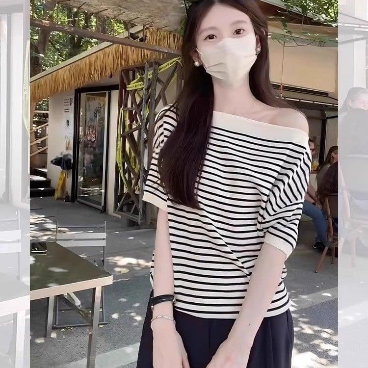 한 부서 오프숄더 맨위 디자인 센스 여성 반팔 티셔츠 여름 스트라이프 얼음 실크 니트 스웨터 연령 감소 맨위 여성 상세 이미지 5