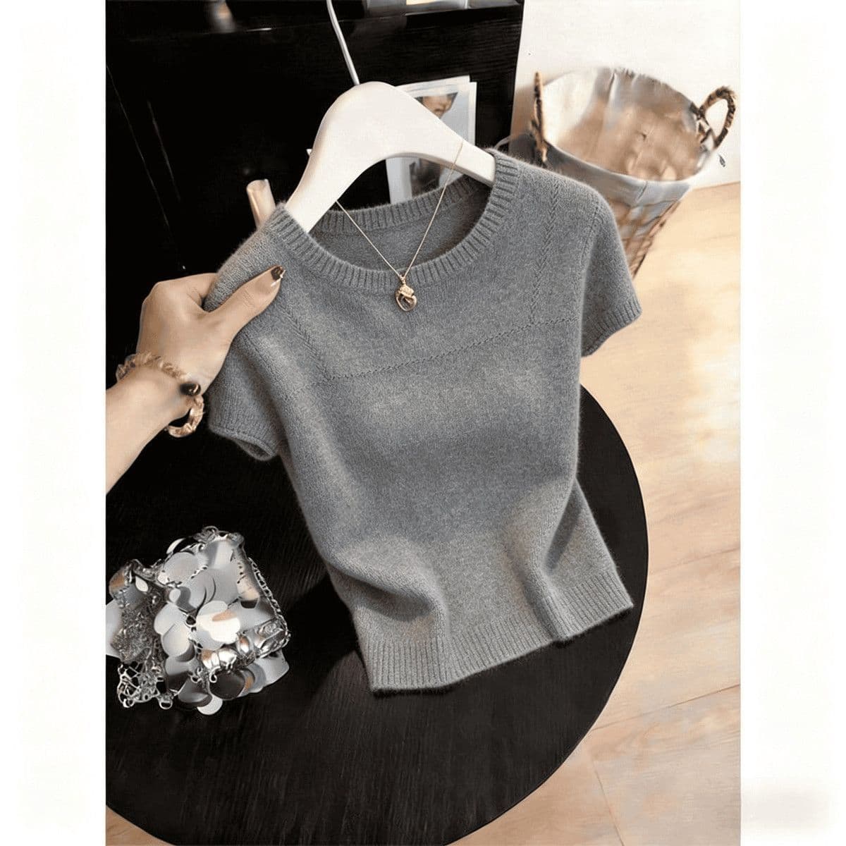 한 부서 부드러운 바람 라운드 넥 연령 감소 반팔 얼음 실크 니트 스웨터 여성 부드러운 찹쌀 프로 피부 슬림해 보이는 다용도 출퇴근 맨위 여성 상세 이미지 2
