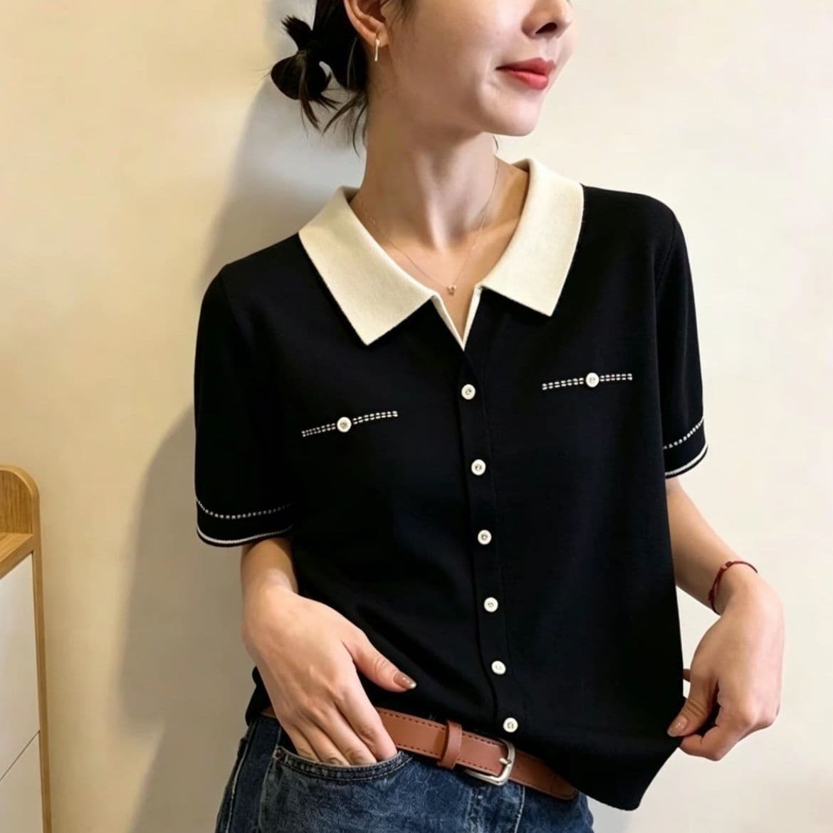 한 부서 캐주얼 POLO 칼라 디스플레이 화이트 다용도 얼음 실크 니트 스웨터 패션 배색 슬림해 보이는 연령 감소 반팔 티셔츠 맨위 상세 이미지 6