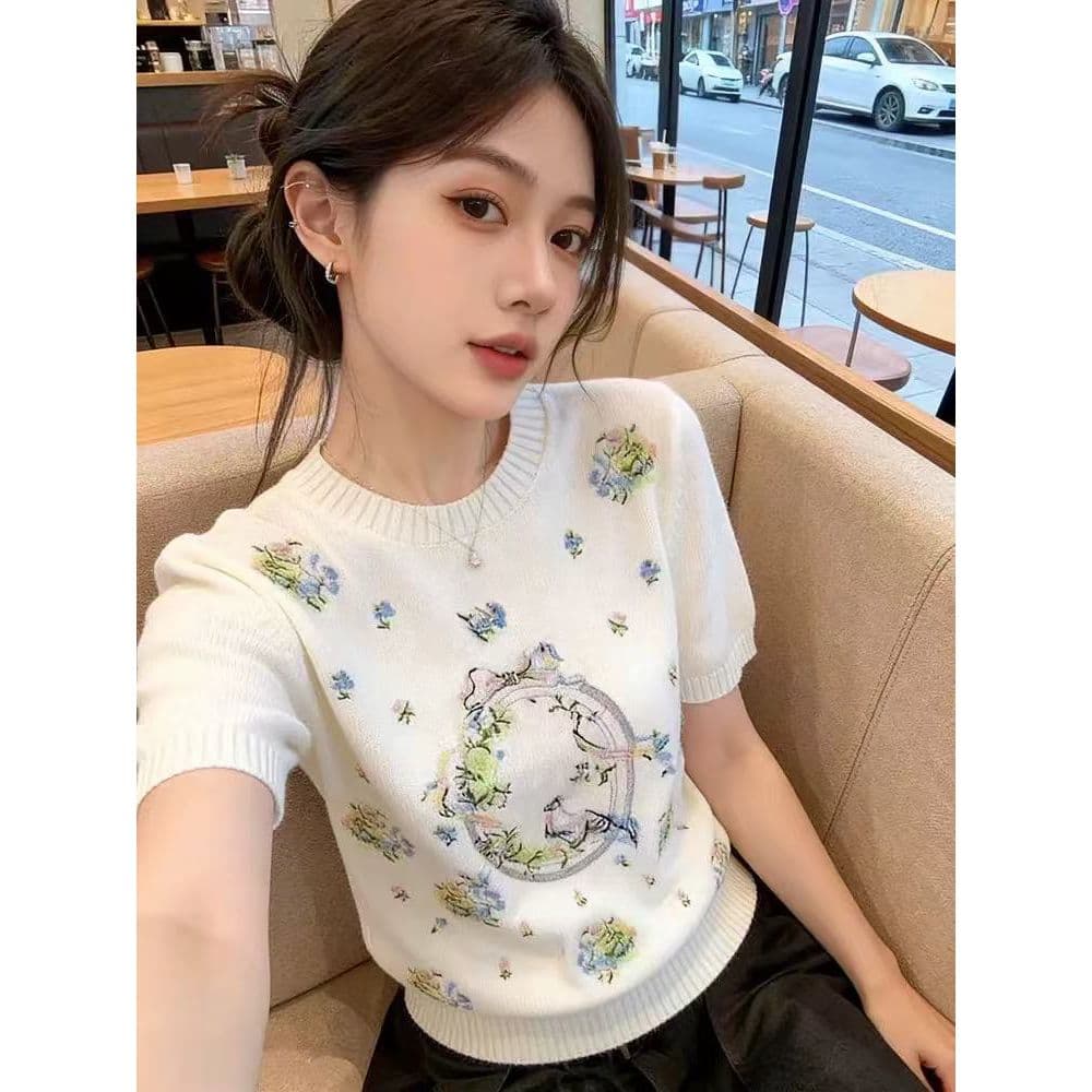 프랑스식 달콤한 스타일 라운드 넥 반팔 얼음 실크 니트 스웨터 여성 봄 여름 새로운 디자인 센스 작은 대중 슬림해 보이는 쇼트 스타일 맨위 이미지 2