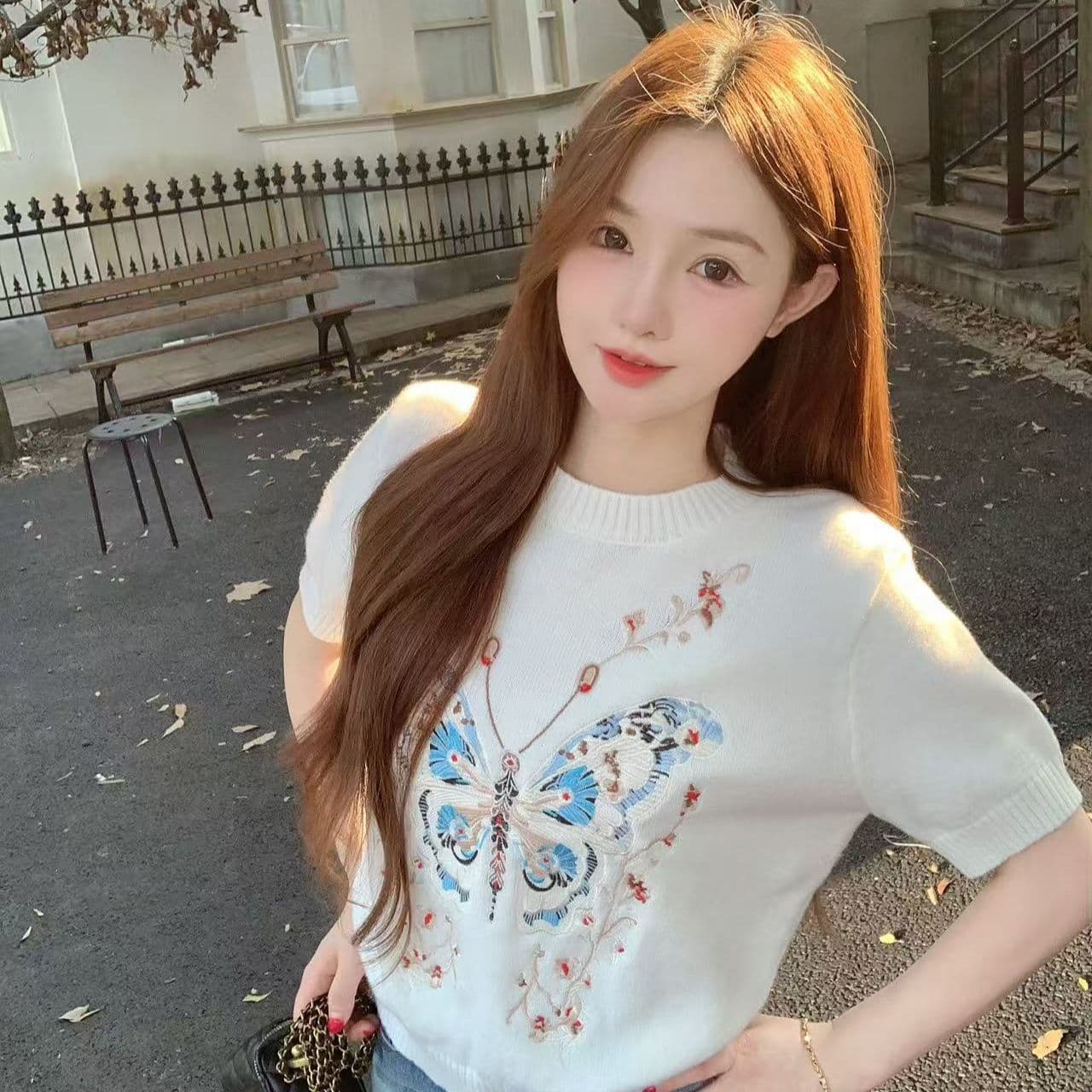 한 부서 분위기 센스 착용 가져 가라. 여름 새로운 얼음 실크 니트 품격 나비 프린트 무거운 작업 티셔츠 반팔 맨위 여성 상세 이미지 6