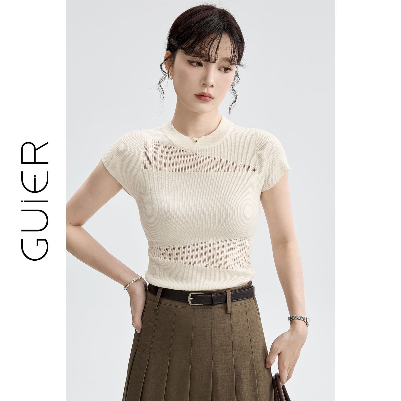 한 부서 작은 원 칼라 홀로우 아웃 얼음 실크 니트 반팔 여성 봄 여름 가을 몸매 가꾸기 달콤한 매운맛 긍정적 인 어깨 슬림해 보이는 티셔츠 맨위 여성 상세 이미지 3