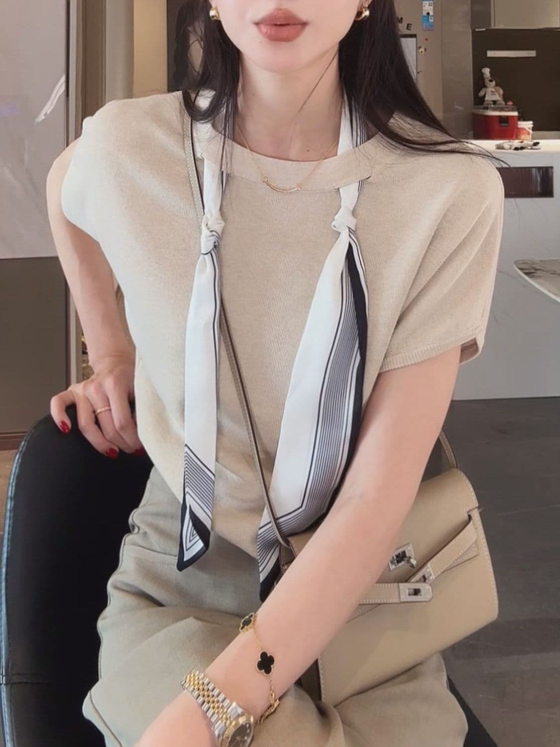 레이스업 스카프 코디 반팔 니트 스웨터 여성 봄 여름 티셔츠 새로운 한 부서 슬림해 보이는 연령 감소 캐주얼 라운드 넥 맨위 상세 이미지 4
