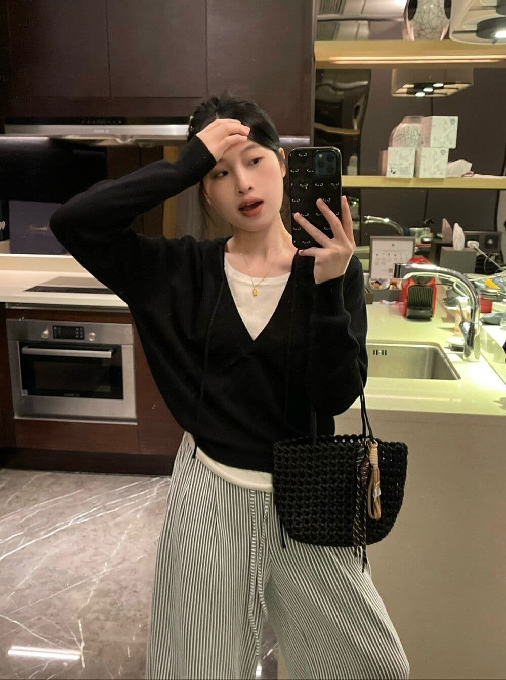 한 부서 배색 페이크 레이어드 후드 두꺼운 니트 스웨터 여성 이른 가을 캐주얼 다용도 느긋한 바람 고급 센스 맨위 여성 상세 이미지 21