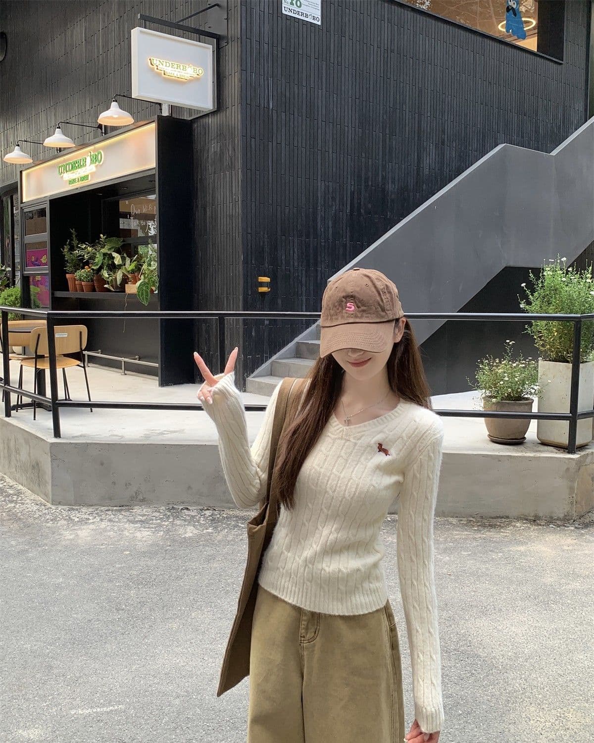 가을 겨울 한국 스타일 꽈배기 V넥 자수 디자인 센스 몸매 가꾸기 부드러운 찹쌀 인사이드 가져 가라. 기본 셔츠 고급 니트 스웨터 맨위 상세 이미지 5