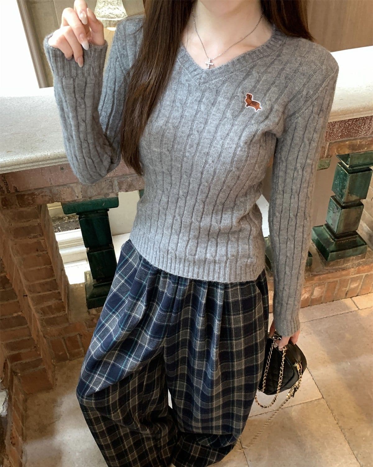 가을 겨울 한국 스타일 꽈배기 V넥 자수 디자인 센스 몸매 가꾸기 부드러운 찹쌀 인사이드 가져 가라. 기본 셔츠 고급 니트 스웨터 맨위 상세 이미지 44