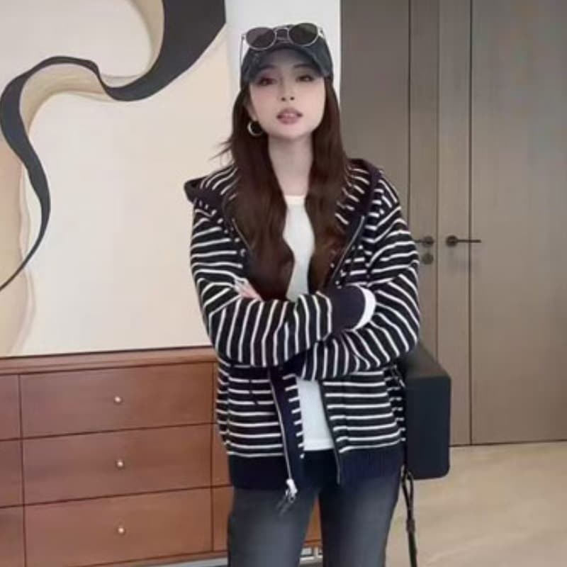 느긋한 스트라이프 후드 지퍼 니트 오픈 가디건 여성 새로운 캐주얼 연령 감소 루즈핏 슬림해 보이는 다용도 스웨터 여성 코트 이미지 2