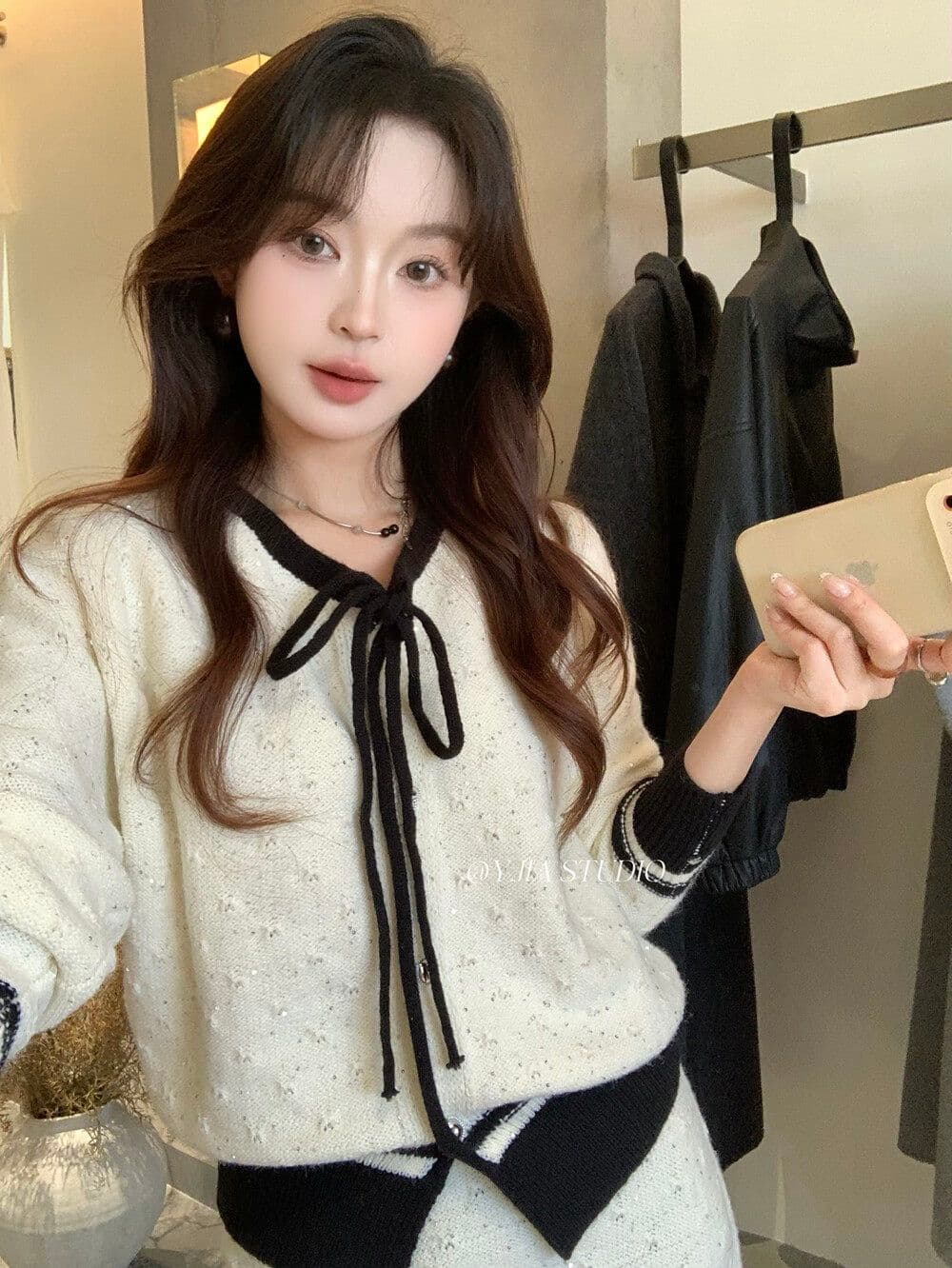 한 부서 패션 미니멀리즘 품격 다용도 단색 긴팔 스웨터 치마 달콤함 편안함 하이웨이스트 슬림해 보이는 두 조각 여성 세트 상세 이미지 14