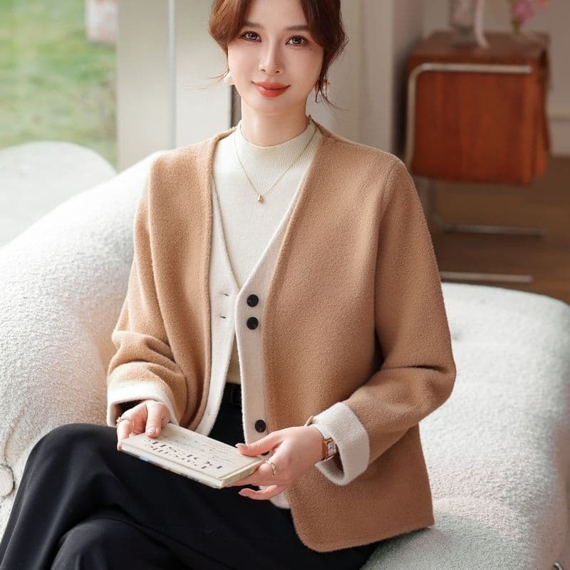 새로운 패션 자이언트 잘 생긴 외국 가스 V넥 니트 빅 사이즈 재킷 중년 여성 페이크 레이어드 오픈 가디건 맨위 여성