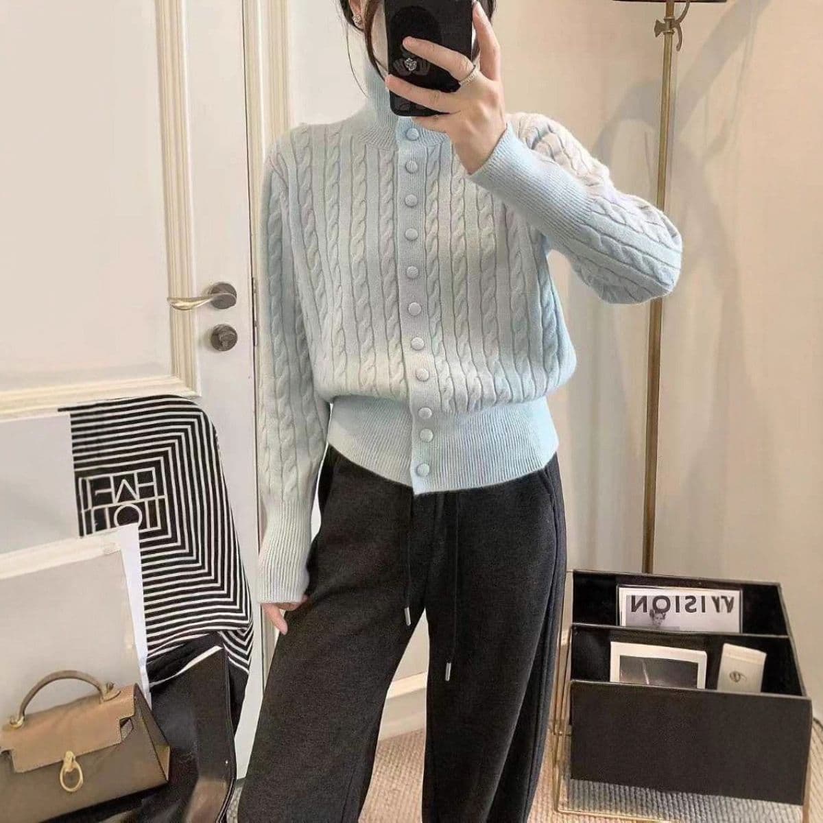 가을 겨울 새로운 스탠드 칼라 다용도 한 부서 패션 꽈배기 두꺼운 니트 오픈 가디건 여성 디자인 센스 단색 외국 가스 스웨터 상세 이미지 4