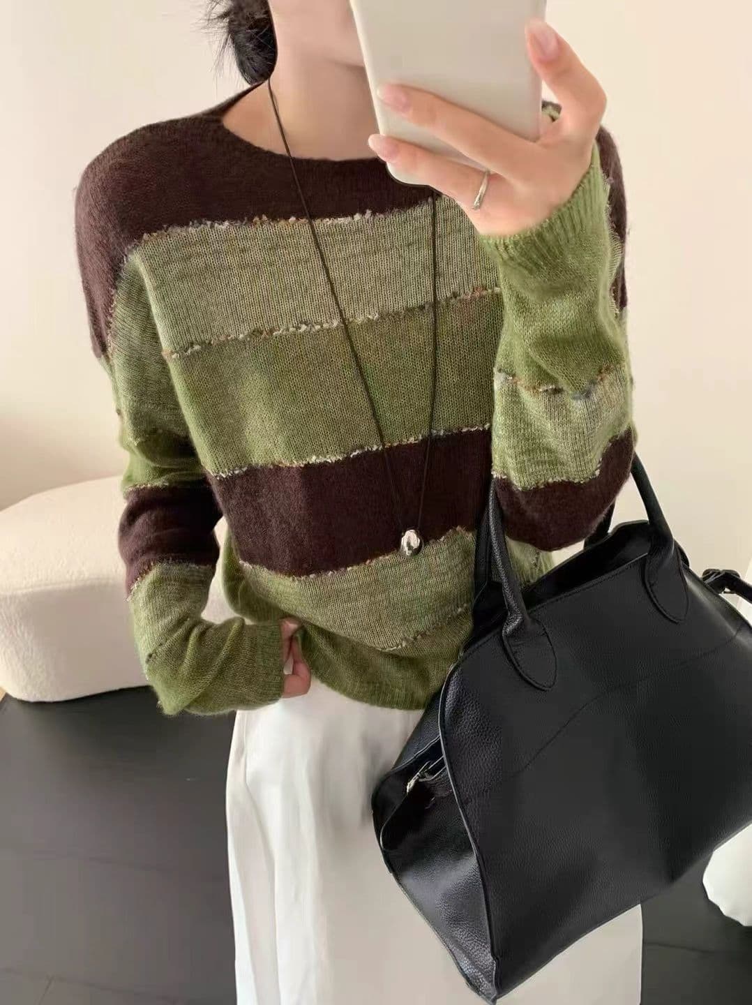 이른 가을 새로운 라운드 넥 긴팔 배색 스트라이프 니트 스웨터 여성 루즈핏 슬림해 보이는 패션 표지 고기 다용도 연령 감소 맨위 상세 이미지 4