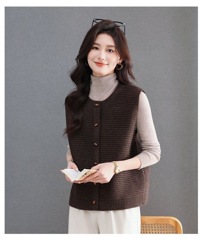봄 가을 베스트 단색 민소매 라운드 넥 오픈 가디건 스웨터 새로운 패션 소뿔 버클 두꺼운 보온 니트 조끼 여성 상세 이미지 14