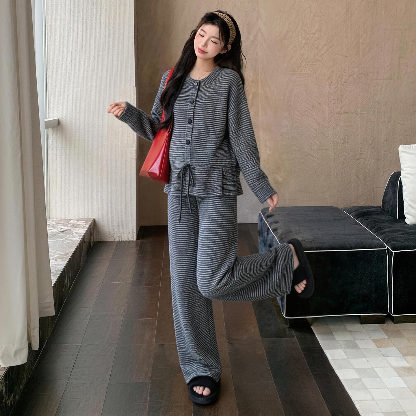 가을 겨울 신제품 임산부 클래식 레트로 스트라이프 배색 레이스업 디자인 와이드 레그 팬츠 니트 스웨터 루즈핏 세트 이미지 3
