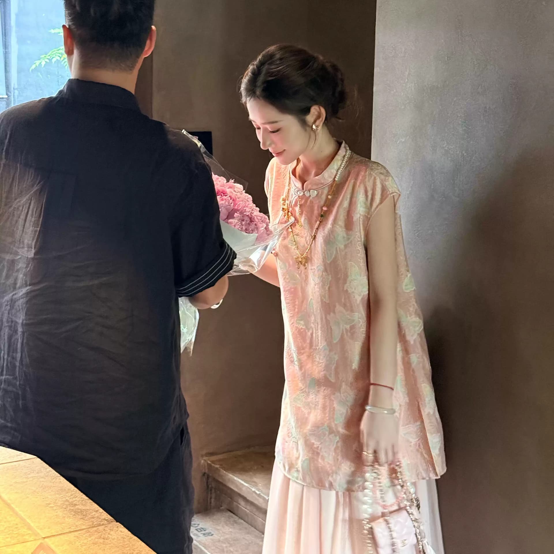 파빌리온 와우 Z 저우 샤오 꿈 화려한 나비 시리즈 사람들 실크 비 레거시 디자인 베스트 반 스커트 세트 이미지 5
