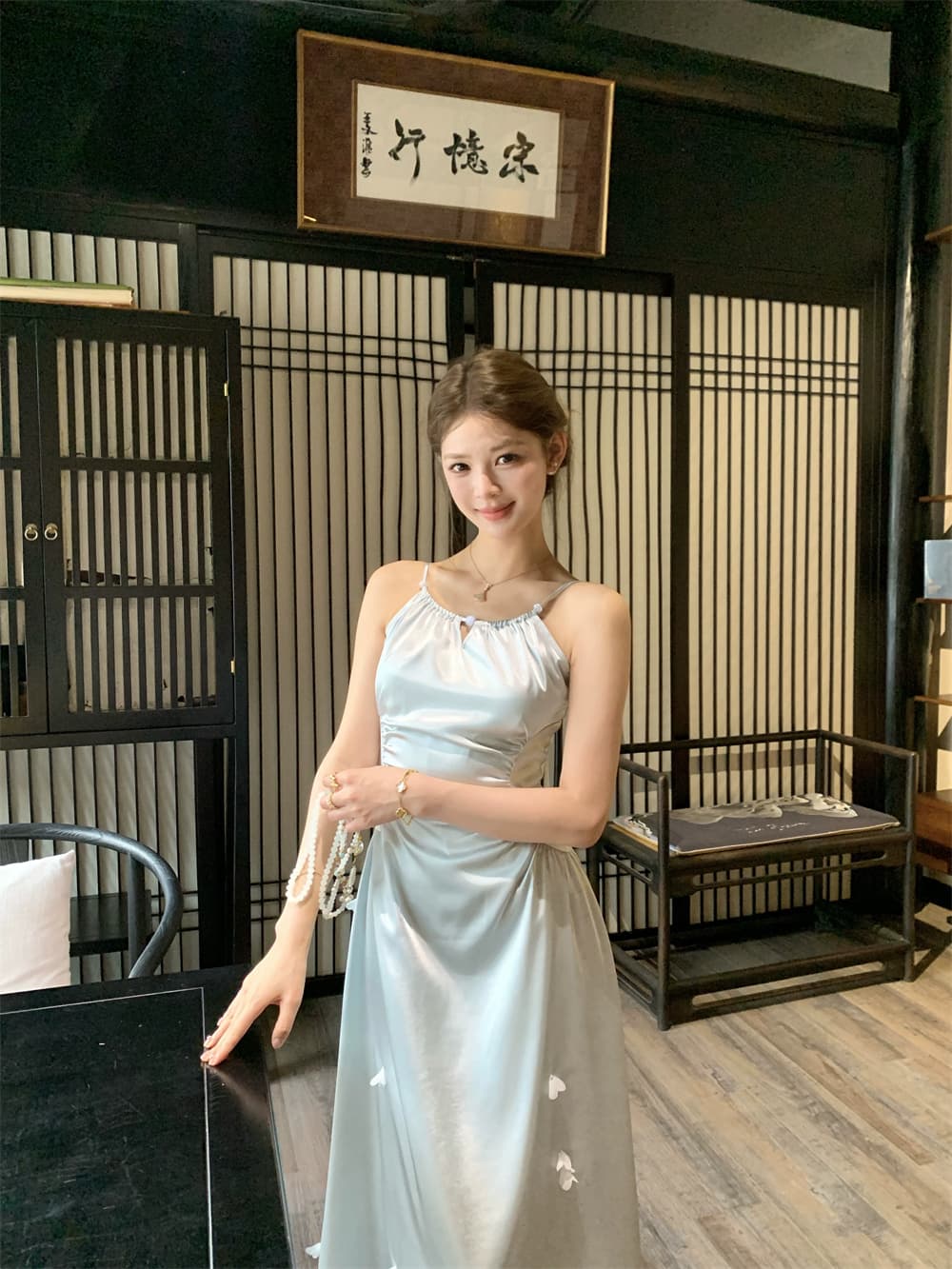 파빌리온 와우 물 속에서 반사하다 달 새로운 중식 새틴 허리 수축 슬립 드레스 요정 가스 바람 망사 숄 국풍 세트 여성 상세 이미지 1