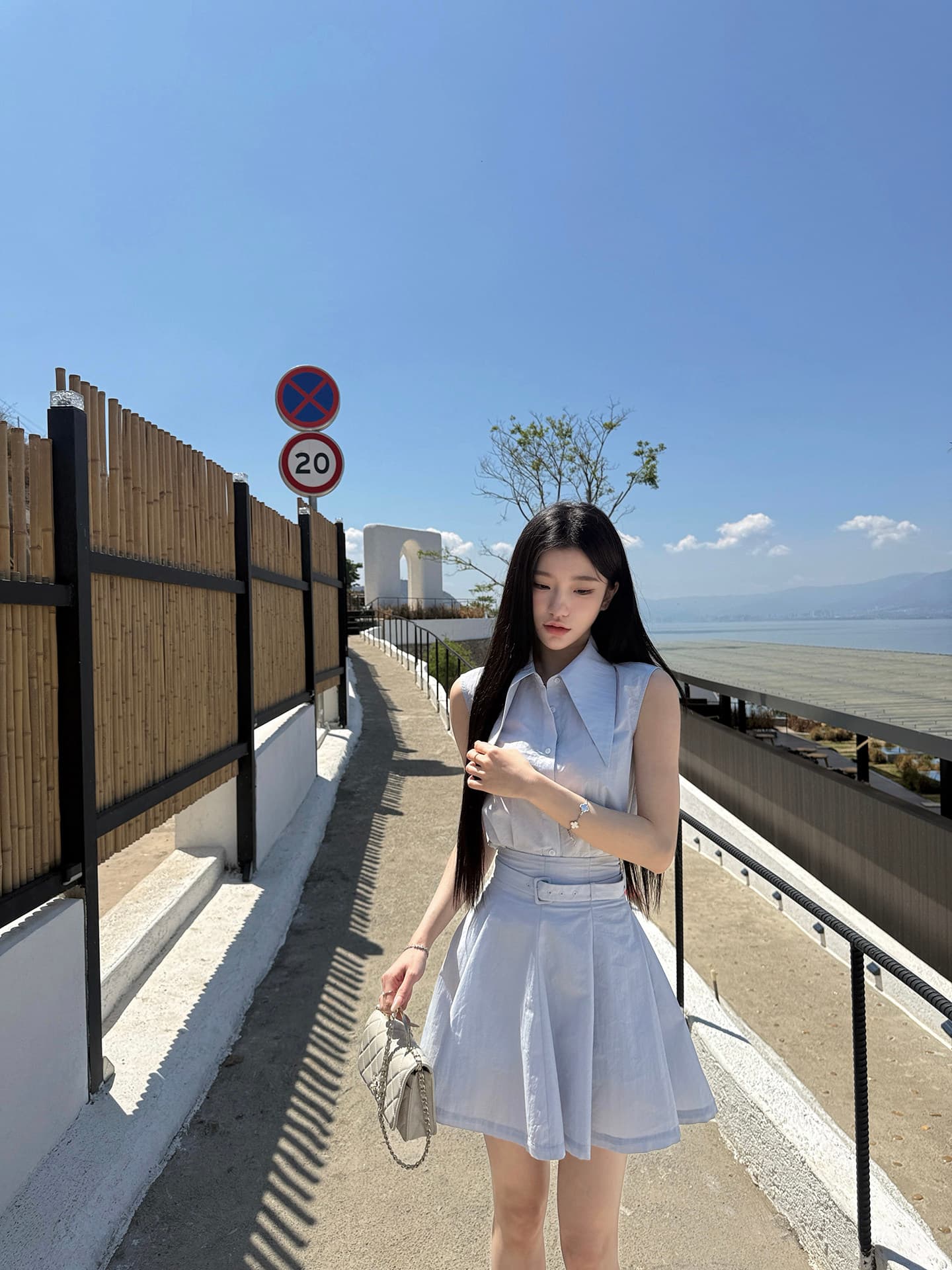 yiyiwang 워터 프론트 첫사랑 한 부서 바다 소금 블루 폴로 칼라 민소매 맨위 세트 슬림해 보이는 벨트 한 마디 반 스커트 상세 이미지 8