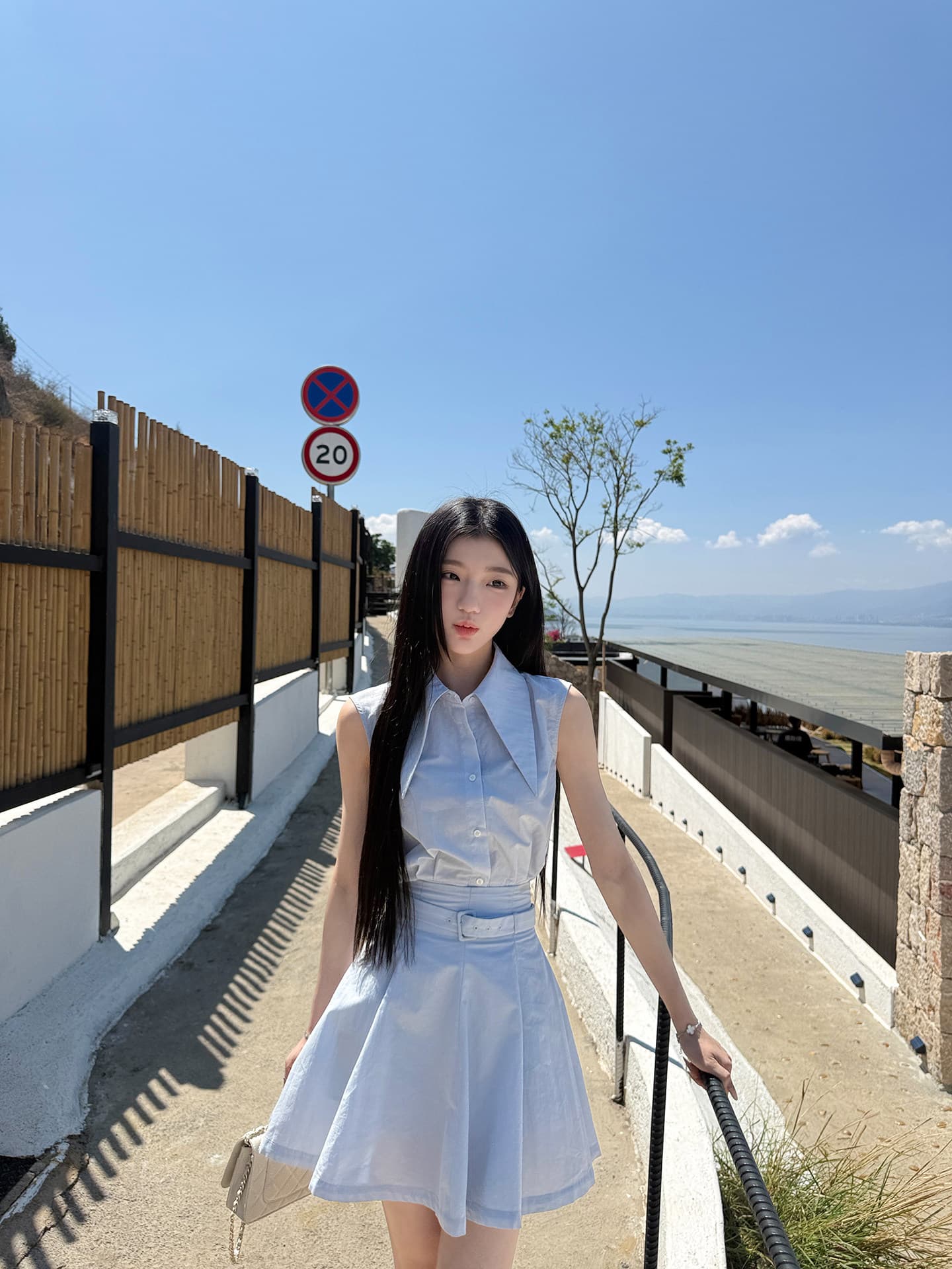 yiyiwang 워터 프론트 첫사랑 한 부서 바다 소금 블루 폴로 칼라 민소매 맨위 세트 슬림해 보이는 벨트 한 마디 반 스커트 상세 이미지 16