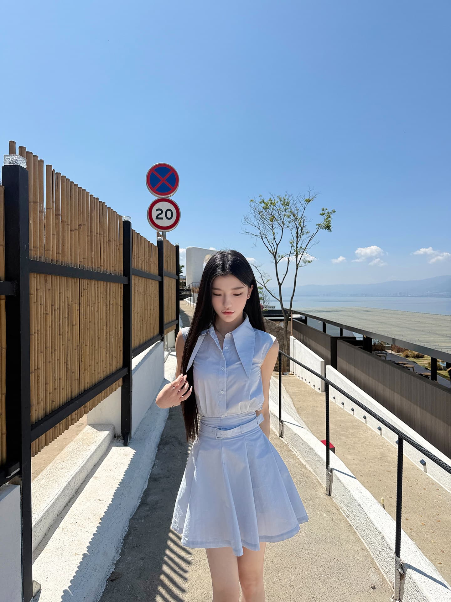 yiyiwang 워터 프론트 첫사랑 한 부서 바다 소금 블루 폴로 칼라 민소매 맨위 세트 슬림해 보이는 벨트 한 마디 반 스커트 상세 이미지 22