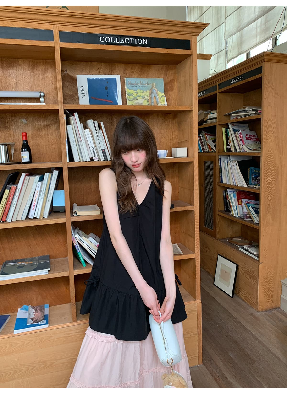 안녕하세요. 대포 미니멀리즘 디자인 센스 작은 대중 V넥 핀치 Pleat 펌프 로프 스태킹 조끼 맨위 여성 여름 단색 작은 셔츠 상세 이미지 21