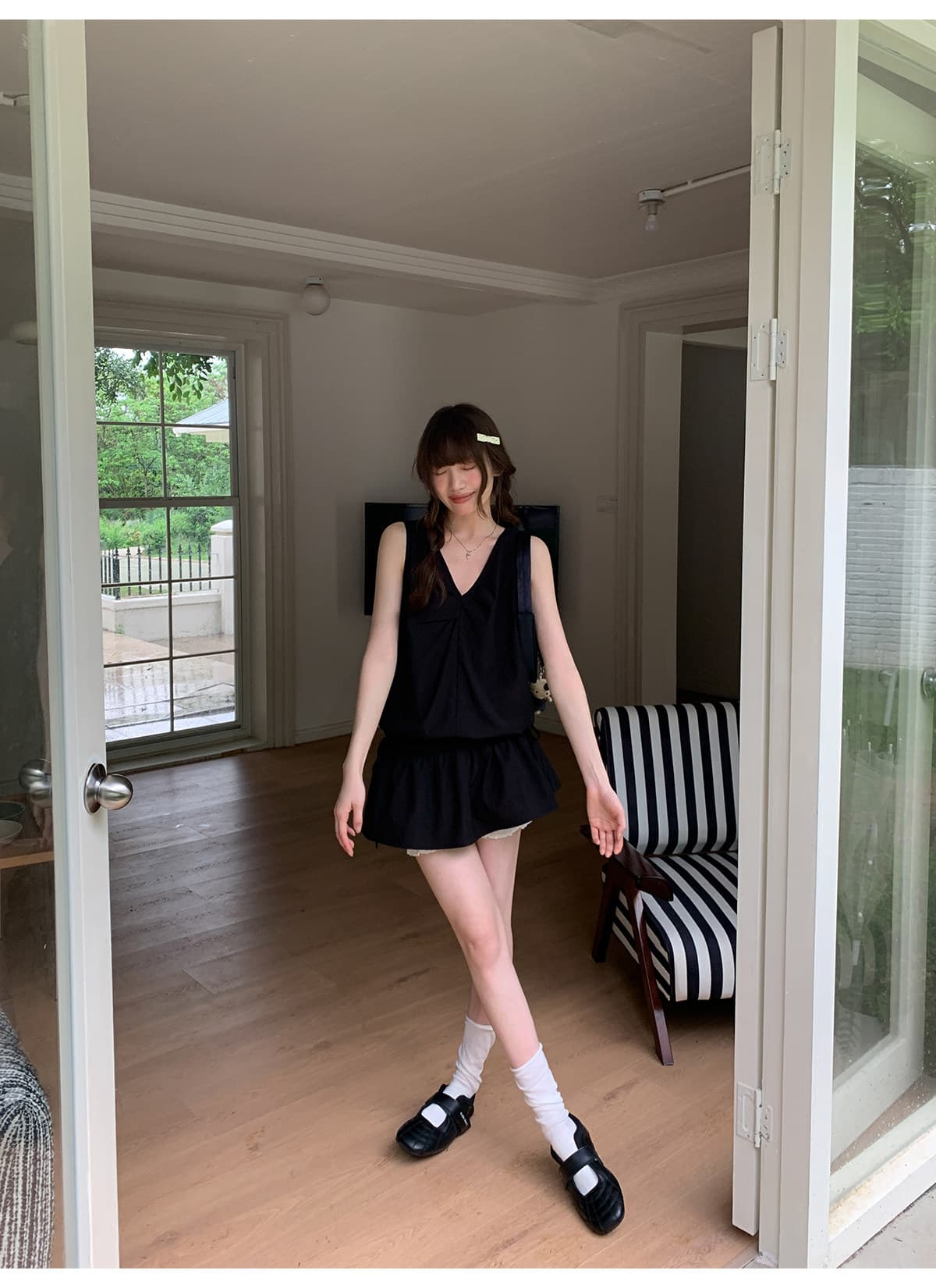 안녕하세요. 대포 미니멀리즘 디자인 센스 작은 대중 V넥 핀치 Pleat 펌프 로프 스태킹 조끼 맨위 여성 여름 단색 작은 셔츠 상세 이미지 26