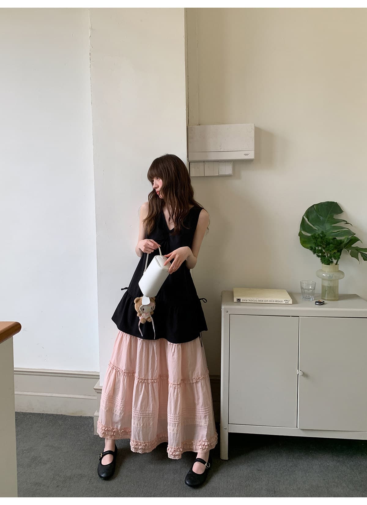 안녕하세요. 대포 미니멀리즘 디자인 센스 작은 대중 V넥 핀치 Pleat 펌프 로프 스태킹 조끼 맨위 여성 여름 단색 작은 셔츠 상세 이미지 29