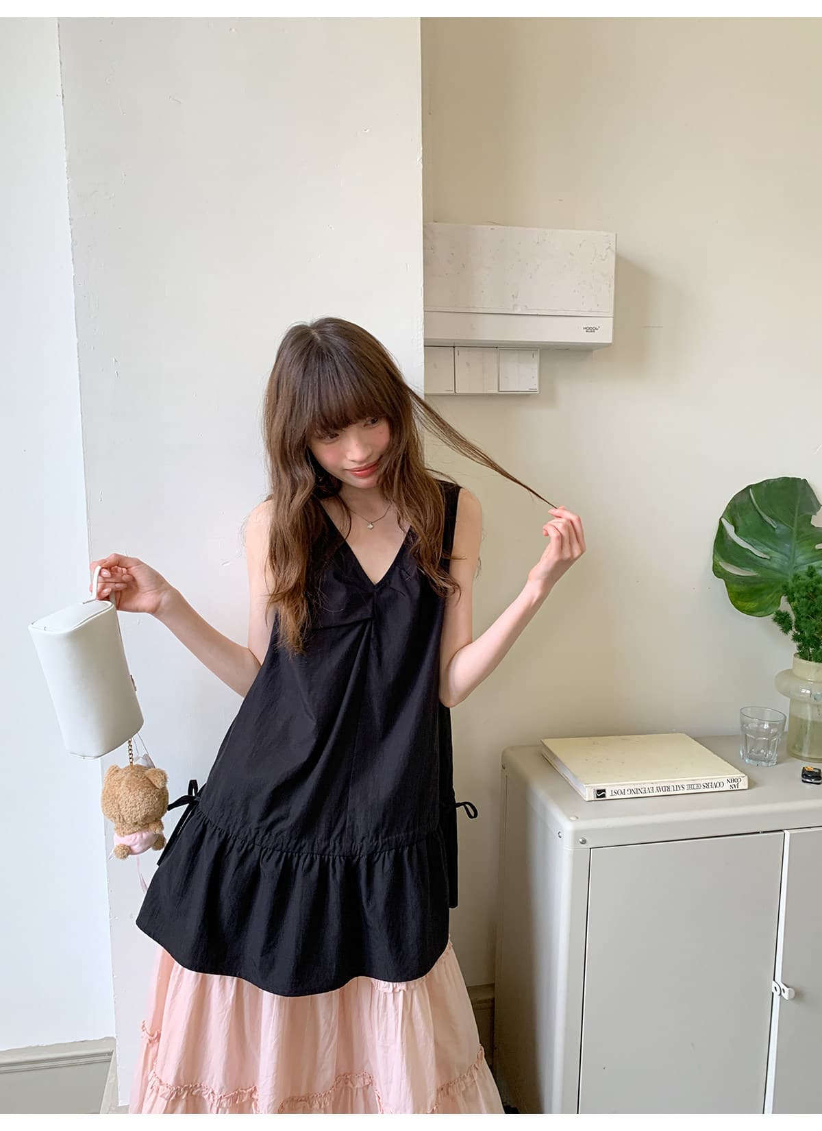 안녕하세요. 대포 미니멀리즘 디자인 센스 작은 대중 V넥 핀치 Pleat 펌프 로프 스태킹 조끼 맨위 여성 여름 단색 작은 셔츠 상세 이미지 30