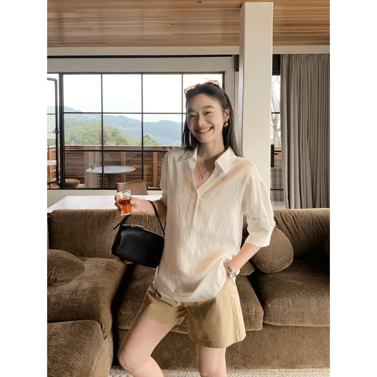 pusumede 빛 산소 미니멀리즘 화이트 라이 경기 서울 아마 V넥 중간 소매 여성 셔츠 느슨함 센스 출퇴근 맨위 이미지 5