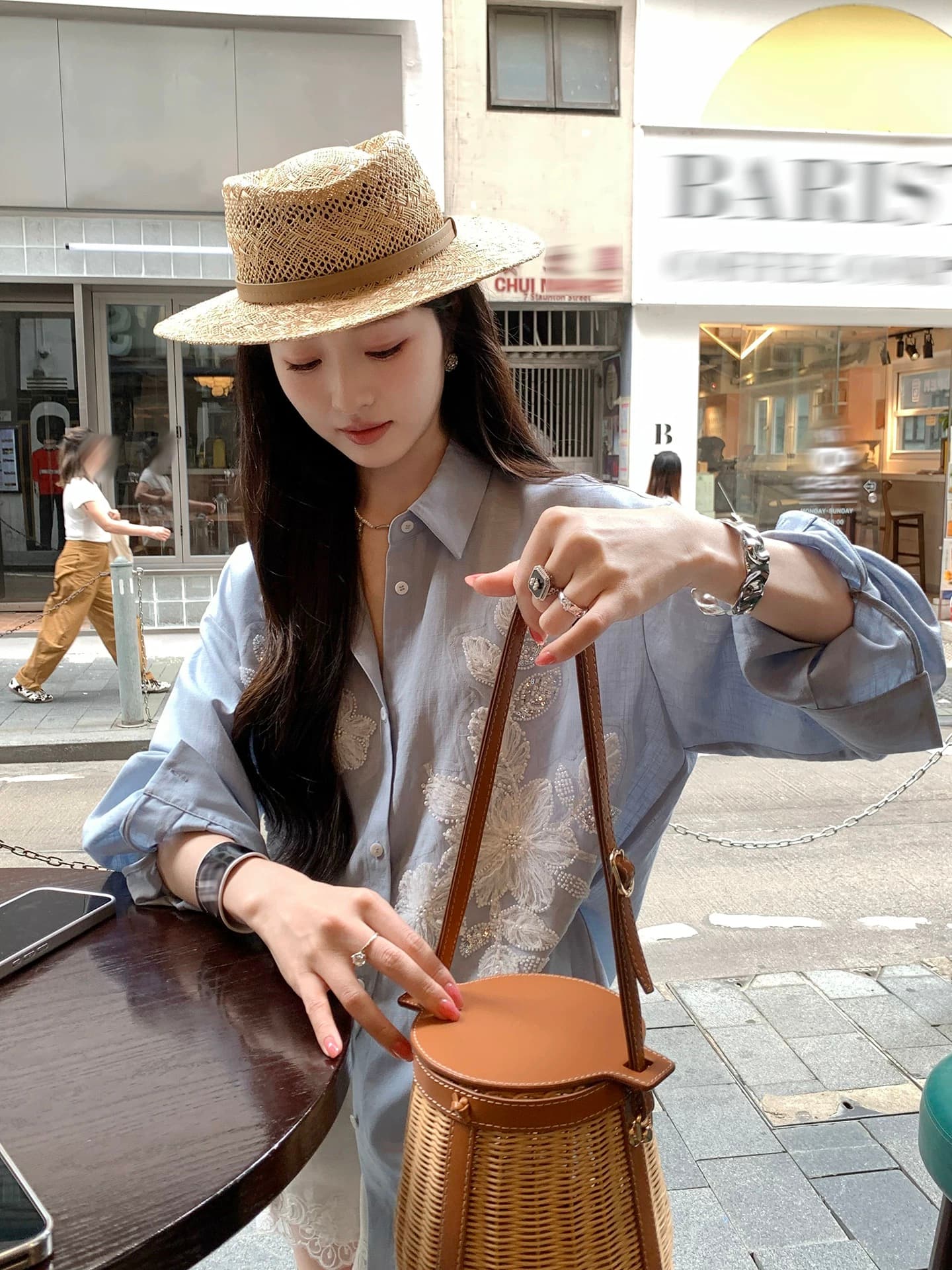 라이 경기 서울 느긋한 느슨함 센스 무거운 작업 배색 레이스 주문 구슬 자수 조각 셔츠 루즈핏 가을 어깨 의류