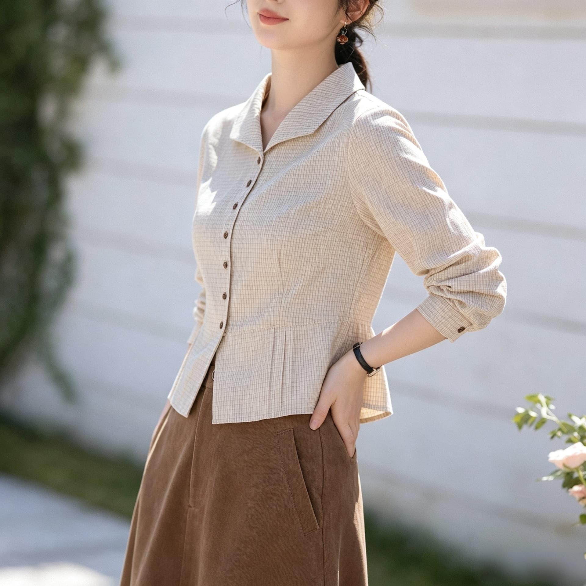 문예 좋은 체크무늬 폴로 칼라 허리 수축 쇼트 스타일 여성 셔츠 가을 레트로 작은 그리드 긴팔 셔츠 슬림해 보이는 연꽃 잎 계속하다 상세 이미지 10