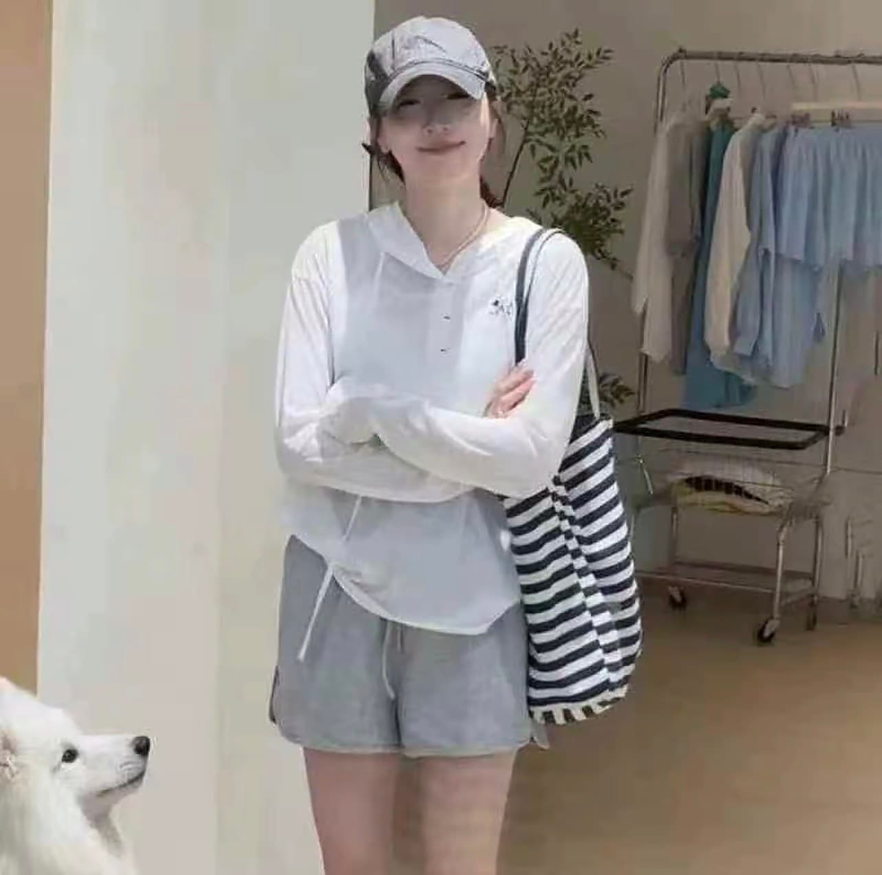새로운 한국 스타일 패션 얇은 스타일 자외선 차단 블라우스 Tulle 후드 맨위 허리밴드 반바지 세트 이미지 3