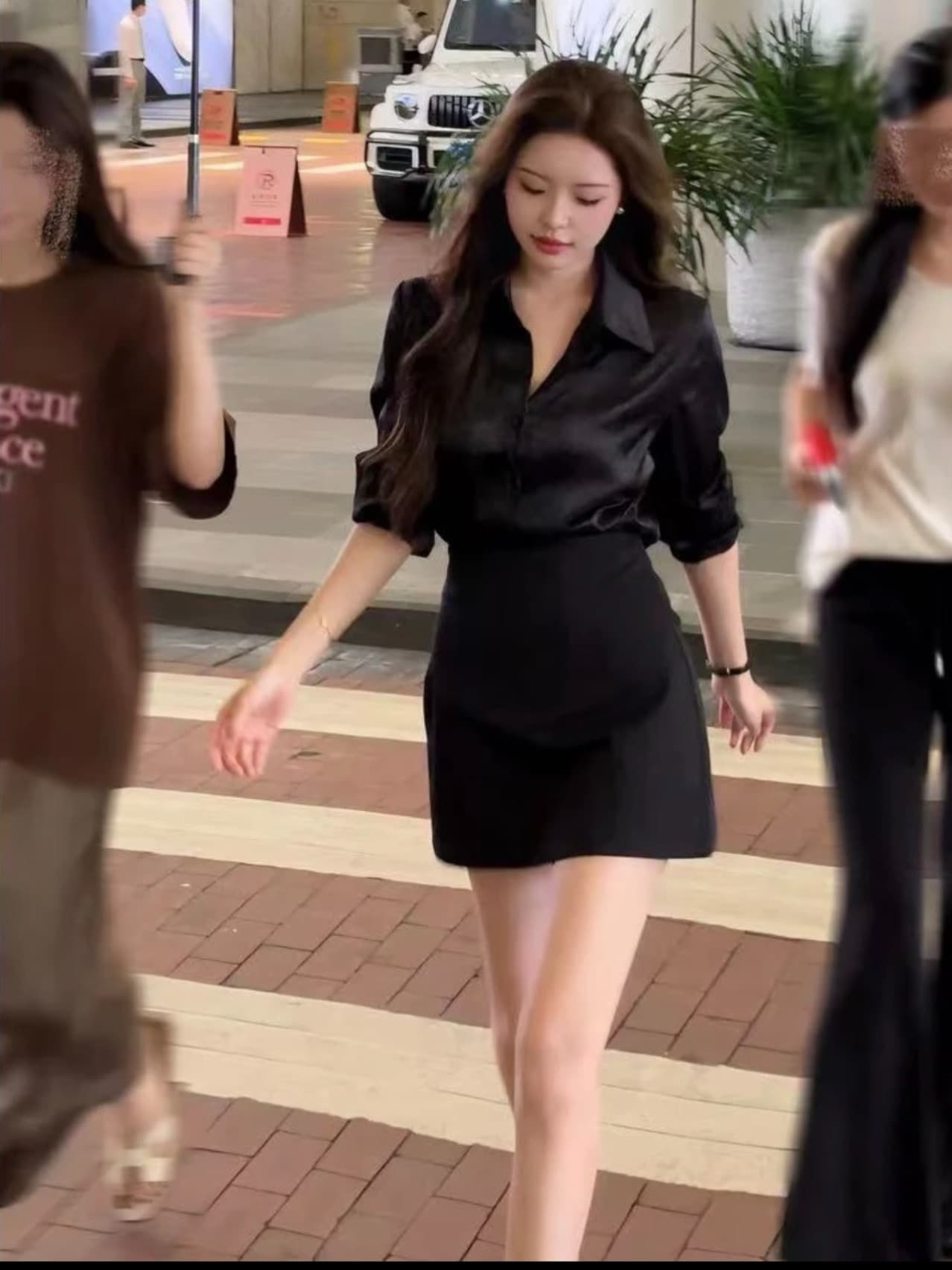 긴 밤 별빛 한 부서 고급 품격 검정색 폴로 칼라 긴팔 셔츠 하이웨이스트 검정색 바지 이미지 2