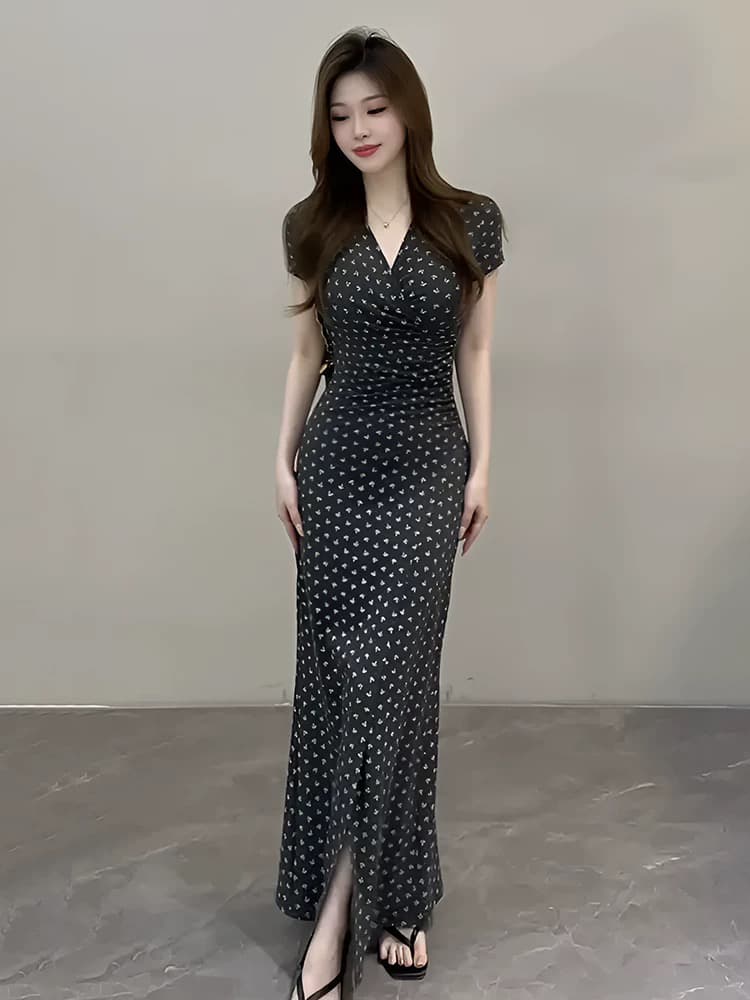지금 빅 사이즈 여성 의류 프랑스식 레트로 꽃무늬 반팔 V넥 여성 드레스 2026 새로운 여름 주름 품격 열기 이미지 3