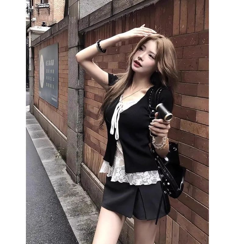 와 사고 방식 한 부서 핫걸 페이크 레이어드 V넥 레이스 반팔 티셔츠 여성 여름 몸매 가꾸기 작은 대중 허리 수축 맨위 이미지 3