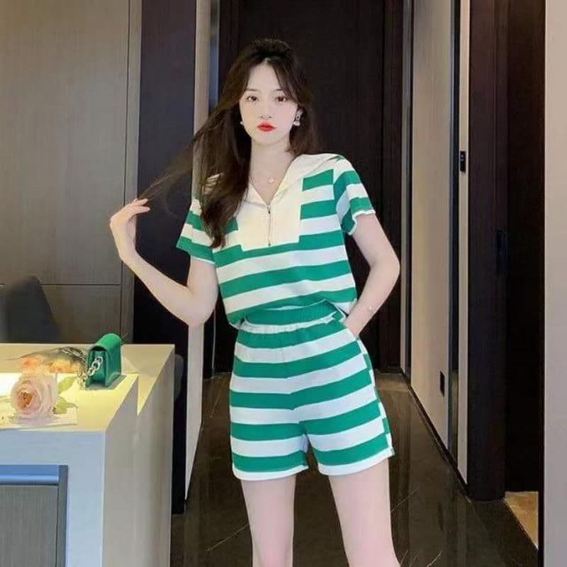 패션 세트 여성 2026 여름 새로운 외국 가스 스트라이프 해군 칼라 반팔 티셔츠 짧은 바지 투피스 세트 이미지 3