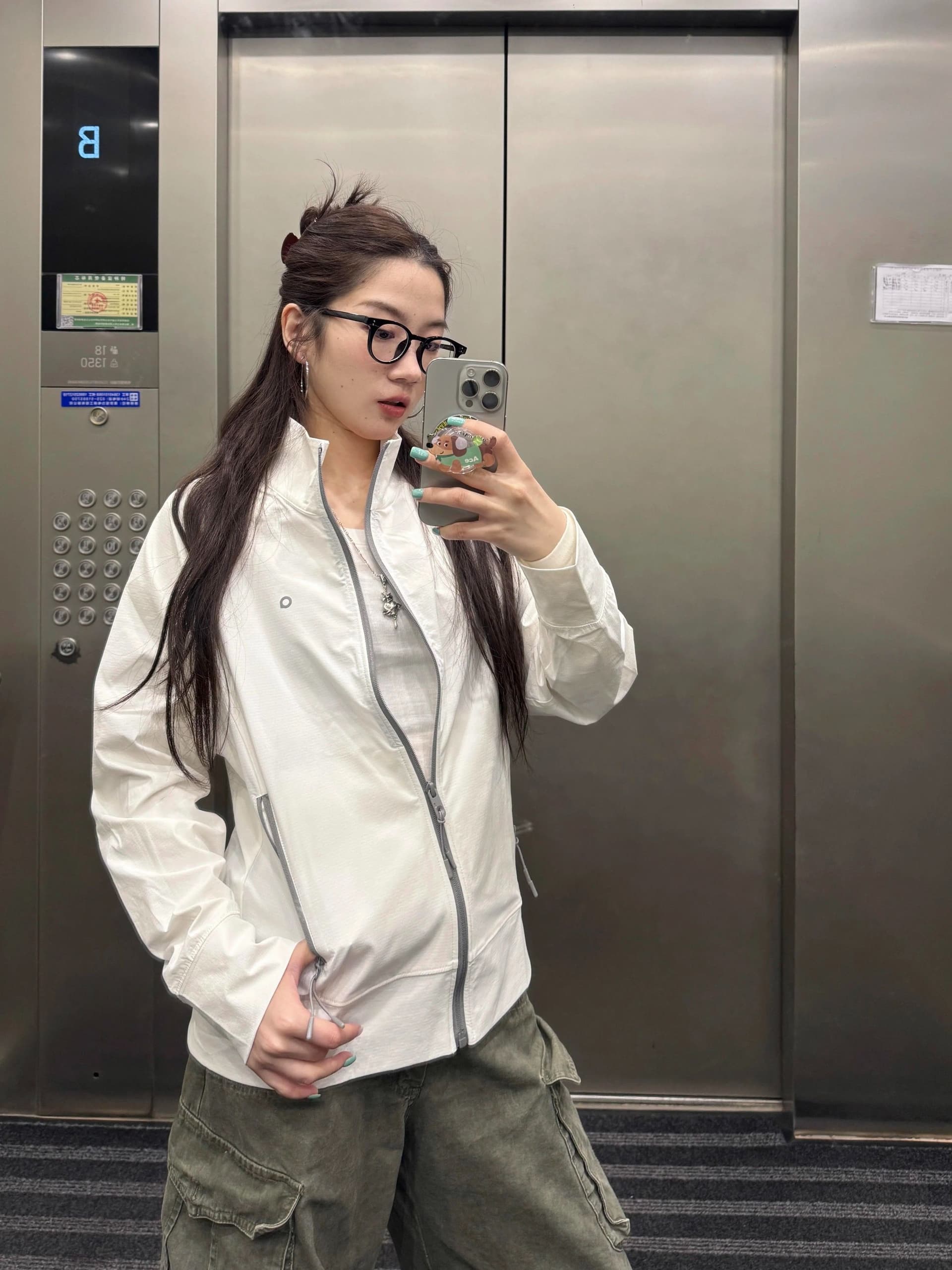 원본 품질 2026 여름 새로운 화이트 스탠드 칼라 자외선 차단 의류 여성 코트 루즈핏 통기성 다용도 트렌디 이미지 2