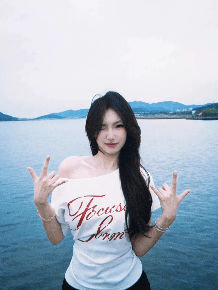 여름 프린트 몸 슬림해 보이는 반팔 맨위 티셔츠