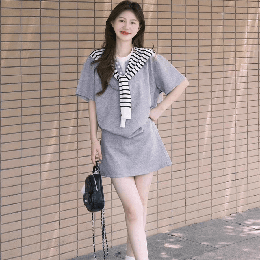 고급 센스 캐주얼 운동복 세트 여성 여름 학생 루즈핏 슬림해 보이는 한국 스타일 패션 반팔 미니 스커트 투피스 세트 이미지 3