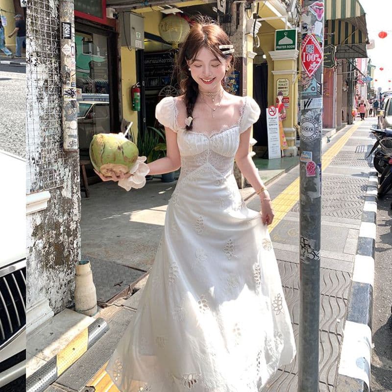 2026 여름 프랑스식 연령 감소 부드러운 바람 거품 소매 레이스업 V넥 여성 드레스 홀로우 아웃 디자인 센스 길다 치마 이미지 2